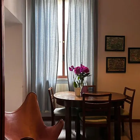 Golden Apartment *